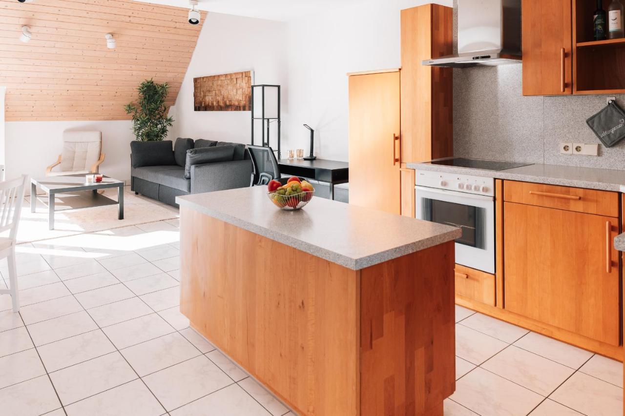 Maisonette-Wohnung Airport/Messe Stuttgart - Balkon - Parkplatz - Netflix Filderstadt Exterior foto